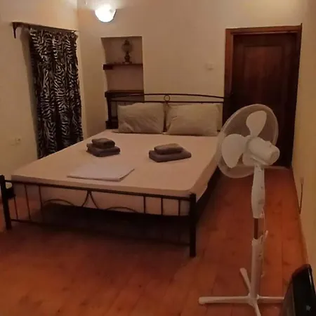 Casa vacanze House On The Hill! Lofos